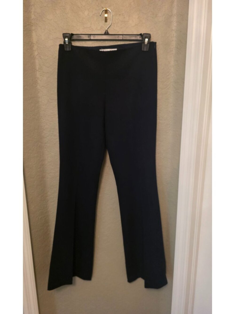 Trina Turk Jacoba Navy Blue Flare Leg Side Zip Pants size 6 - EUC - 167501